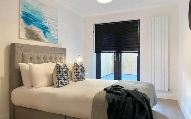 Modern Stylish 2 bedroom 2 Bath Apts.