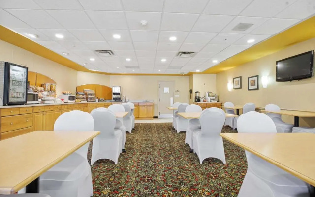 Sandman Hotel & Suites London Downtown