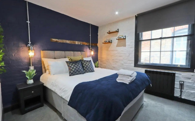 Quirky and Cool Christmas Steps 2 bed