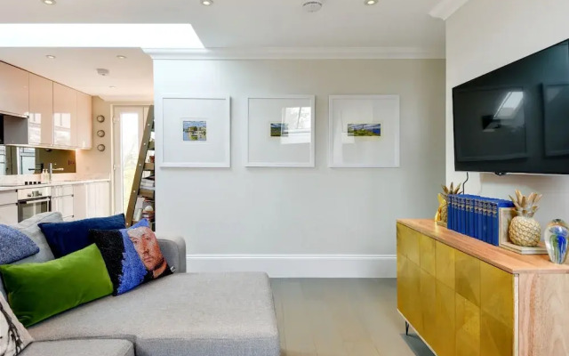 Stylish Family Home Close To Ealing Common