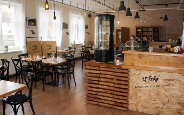 Penzion a restaurace U ŘEKY