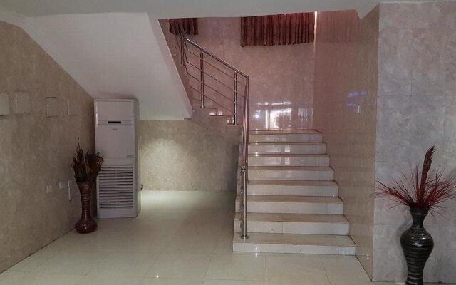 De George's Grand Resort