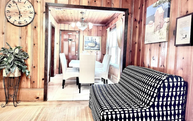 4BR, 4BA House Beach, Entertainment, Nightlife