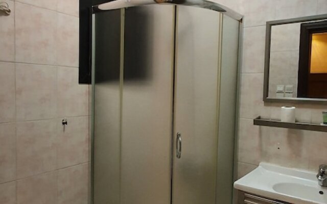 Saryet Al Hamra Hotel Apartments