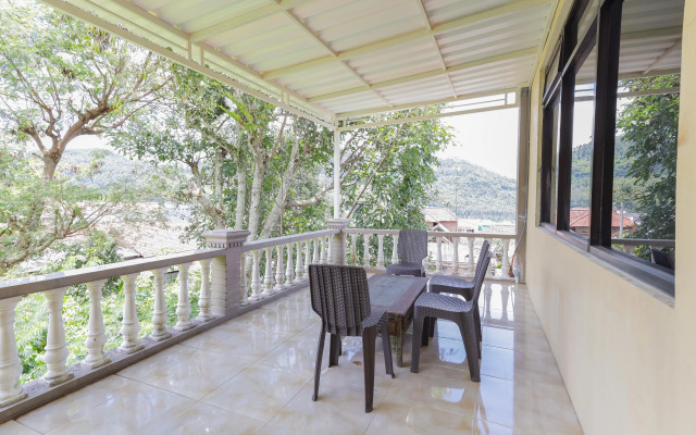 RedDoorz Plus @ Villa Bontes Batu