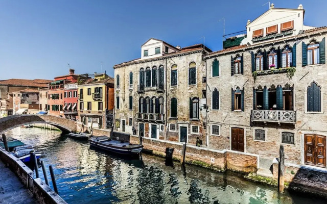 Carmini  Palace Canal View