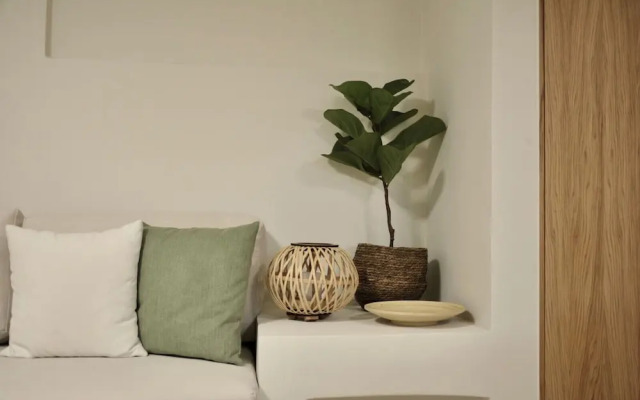 Villa Fleria Seaside Studios & Apts