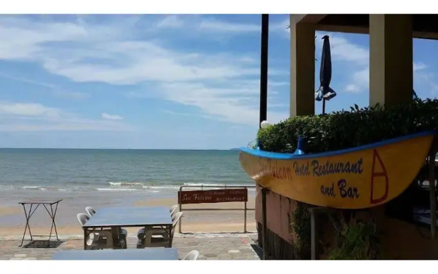 Sea Falcon Hotel
