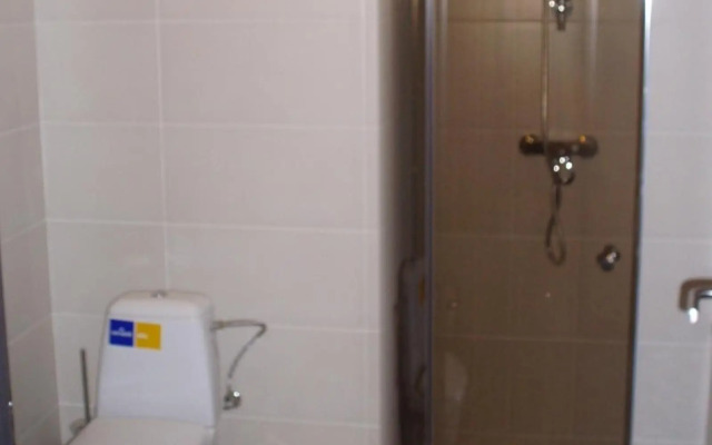 Rakhiv Hotel & Apartments