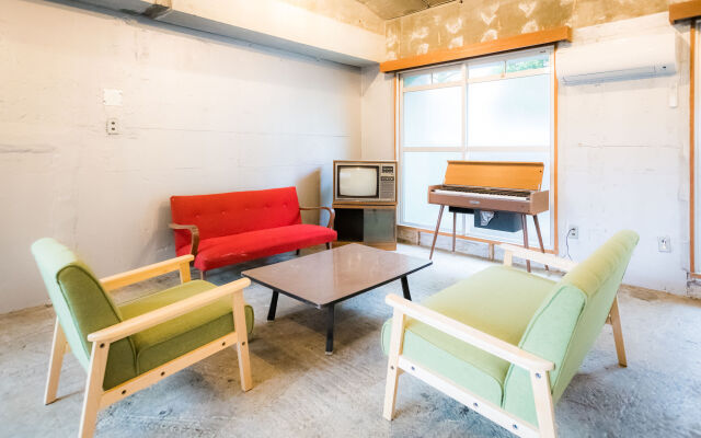 Shibamata Fu-ten Bed and Local