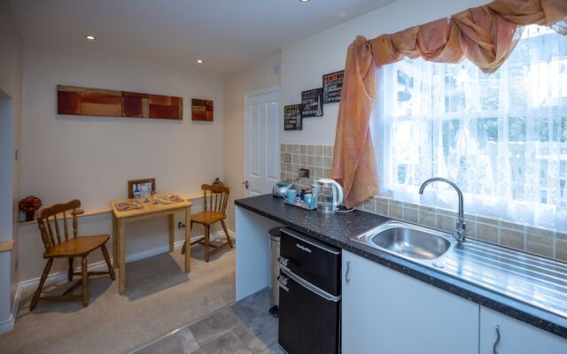 Central Quiet and Cosy St Helier Flat