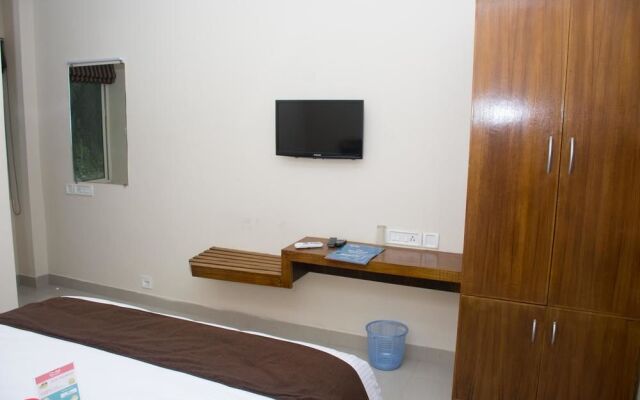 OYO 2300 Hotel The Platinum Inn