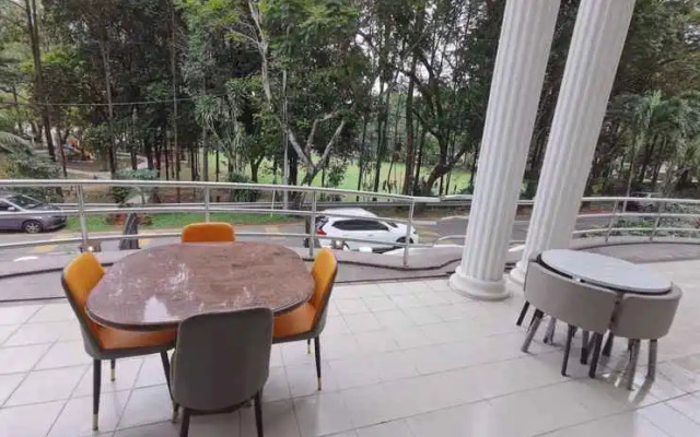 Petaling Jaya EcoVilla 90 by Vale Pine