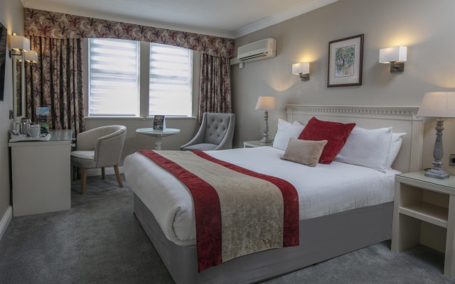 Birmingham North Moor Hall Hotel