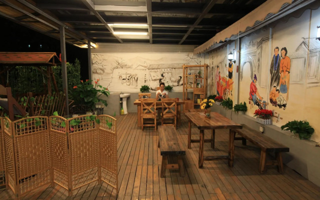 Zhantan Courtyard Hotel