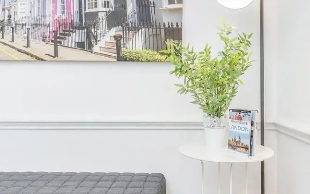 Bright stylish Nott Hill apart sleeps 6