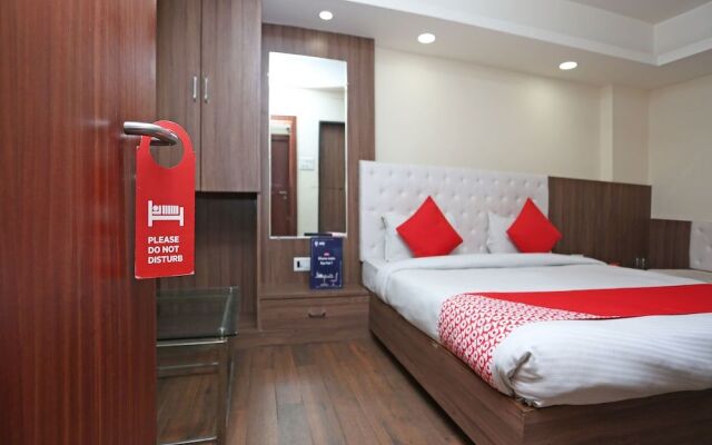 OYO 4406 Hotel Arya Palace
