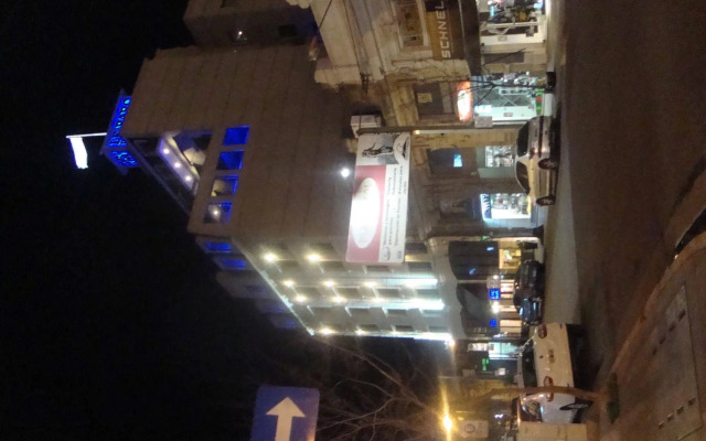 Le Parc Hotel & Suites