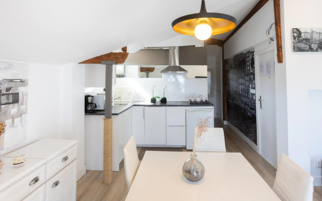 Torrontero con vistas al mar