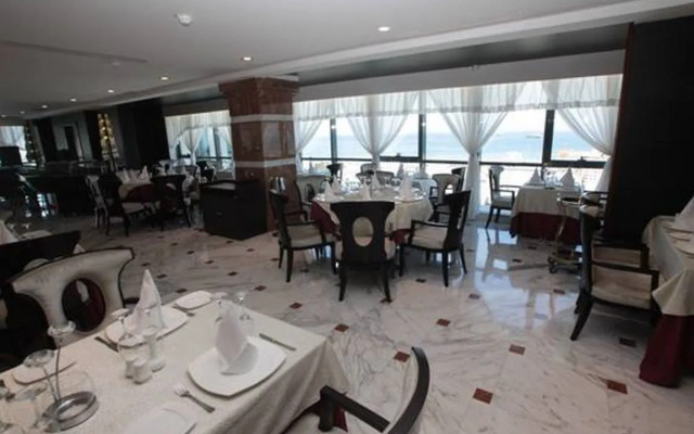 Oasis Hotel