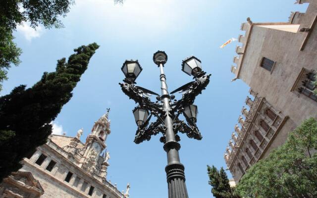 Center Valencia Youth Hostel