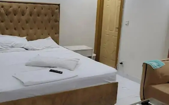 Family Inns Davis Road