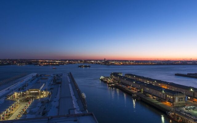 Luxurious Studio in the Seaport District