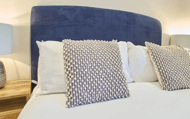 Host Stay Oak Barn