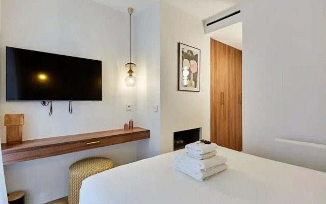 Magnificent 2 Bedrooms Apartment Center of Paris