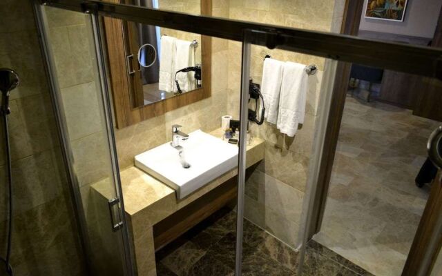 Engin Otel