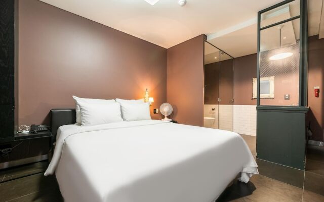 Harbor Bridge Hotel