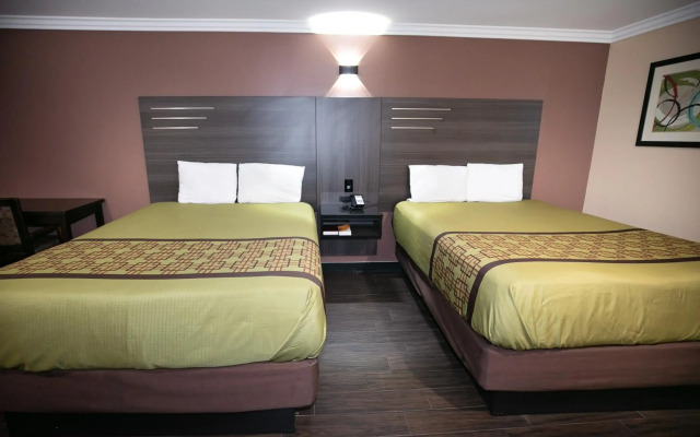 Rodeway Inn & Suites