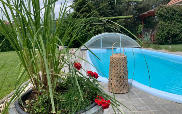 Pool & Lake Holiday Home