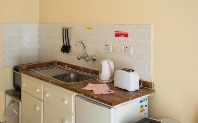 Mavina Hotel & Apartments