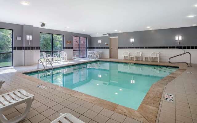 Comfort Suites Manchester