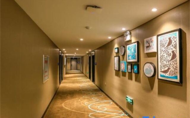 Xana Lite Heihe Russian Commodity Street Central Pedestrian Street