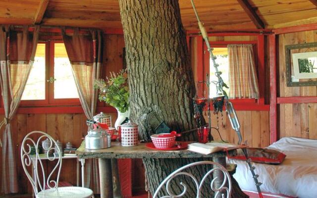 Le Nid dans l'Arbre