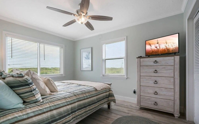 Oceanfront Blissful Sunrises Beach Gear BBQ