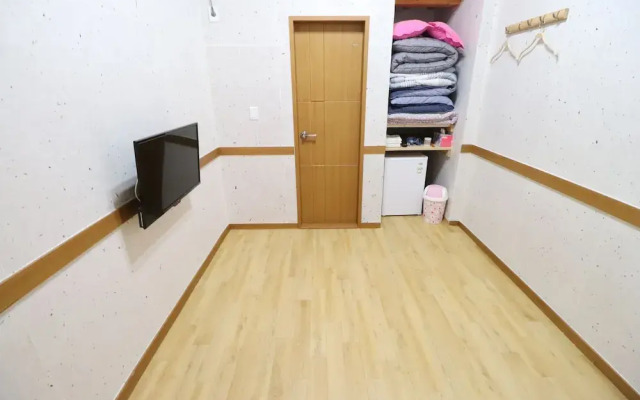 Nadul Hanok
