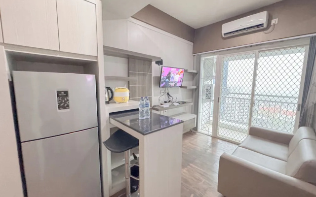 Comfortable Living And Good Place 1Br At Tanglin Supermall Mansion Apartment – Guest Rooms – Surabaya