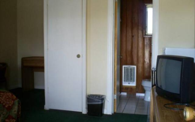 Crestview Inn