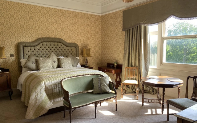 Rossington Hall