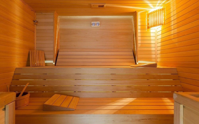 7 Deluxe - Seductive Style and Serenity