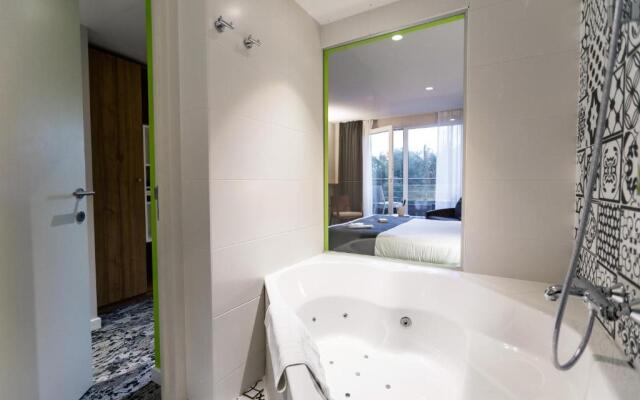 Utopia Hotel