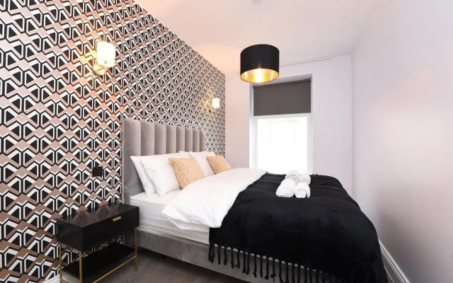 Stylish & Spacious Deluxe Apartments near Victoria Station