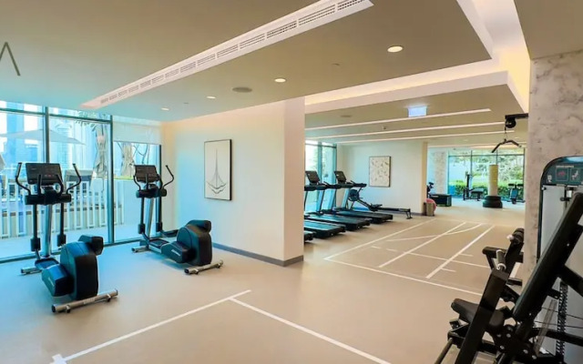 Aya - Beachfront Apartment With all Amenities and Pool