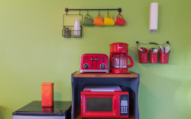 Hainsley Apartments - Walk to Wilton Drive