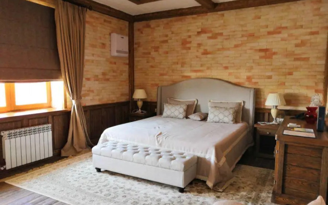 Fishing and Hunting Base Yakor'