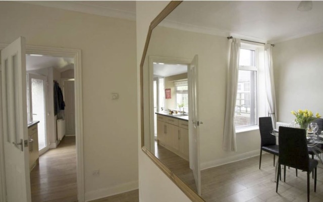 RoomTel - Brook House