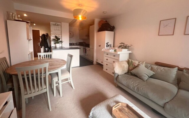 Central 1 Bedroom Apartment in Aldgate East in Zone 1